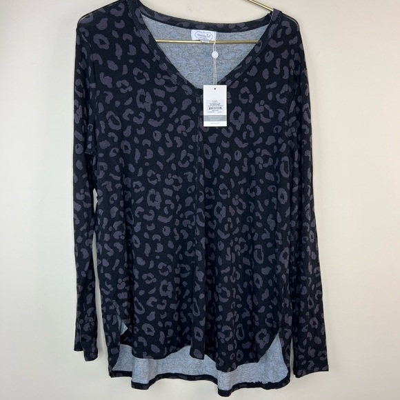 Mud Pie Black Leopard Teddy Long Sleeve Tee, Small - Picture 3 of 8